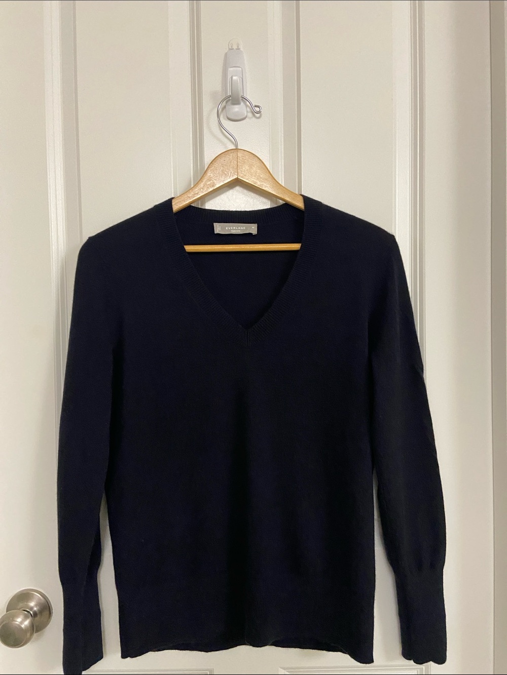 Everlane Women's V-Neck Sweater - Navy